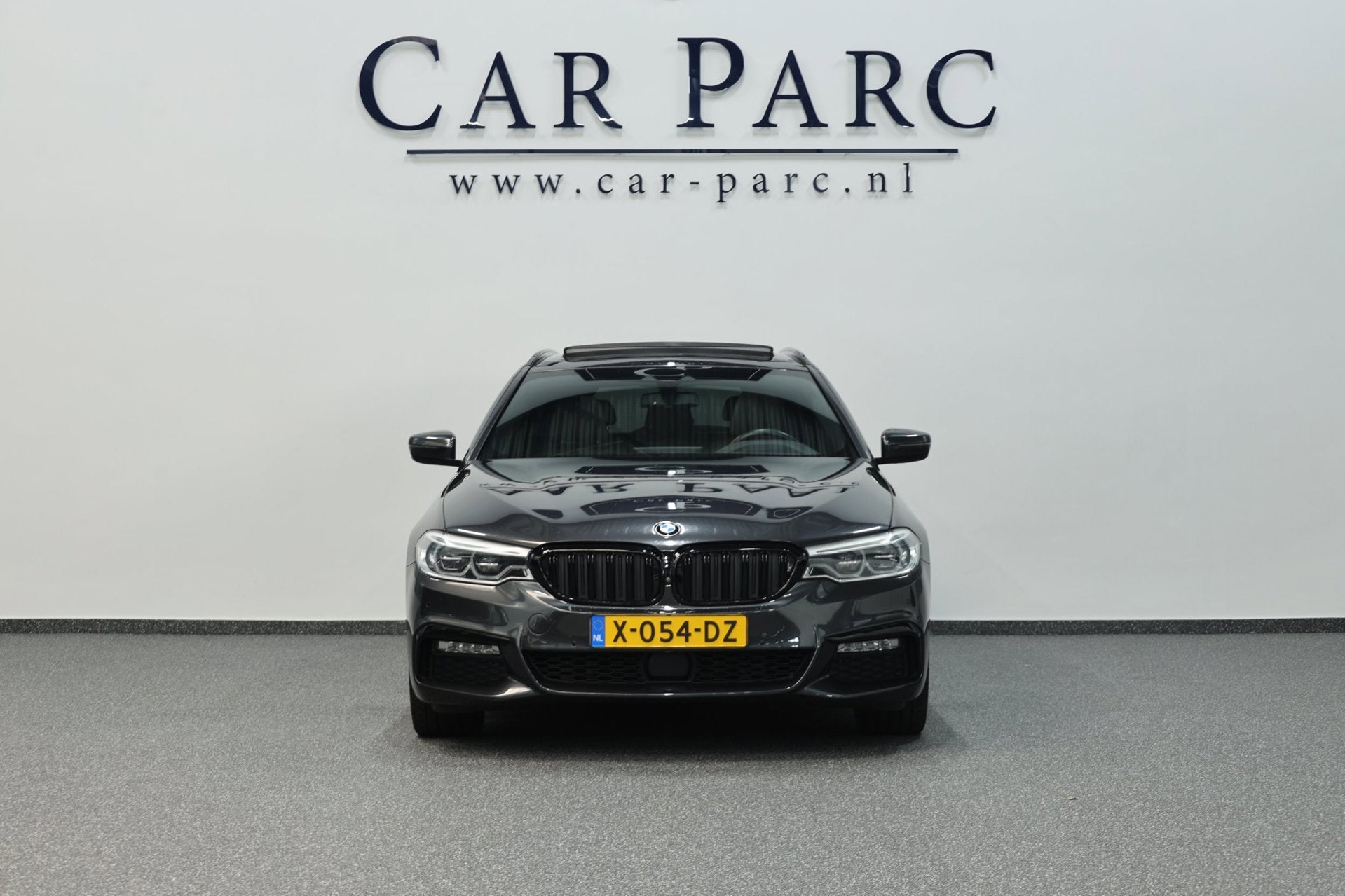 BMW 5-serie Touring 540i xDrive M-Sport LED/VIRTUAL/SFEER/PA, Automaat, Gebruikt, Euro 6, 2000 kg