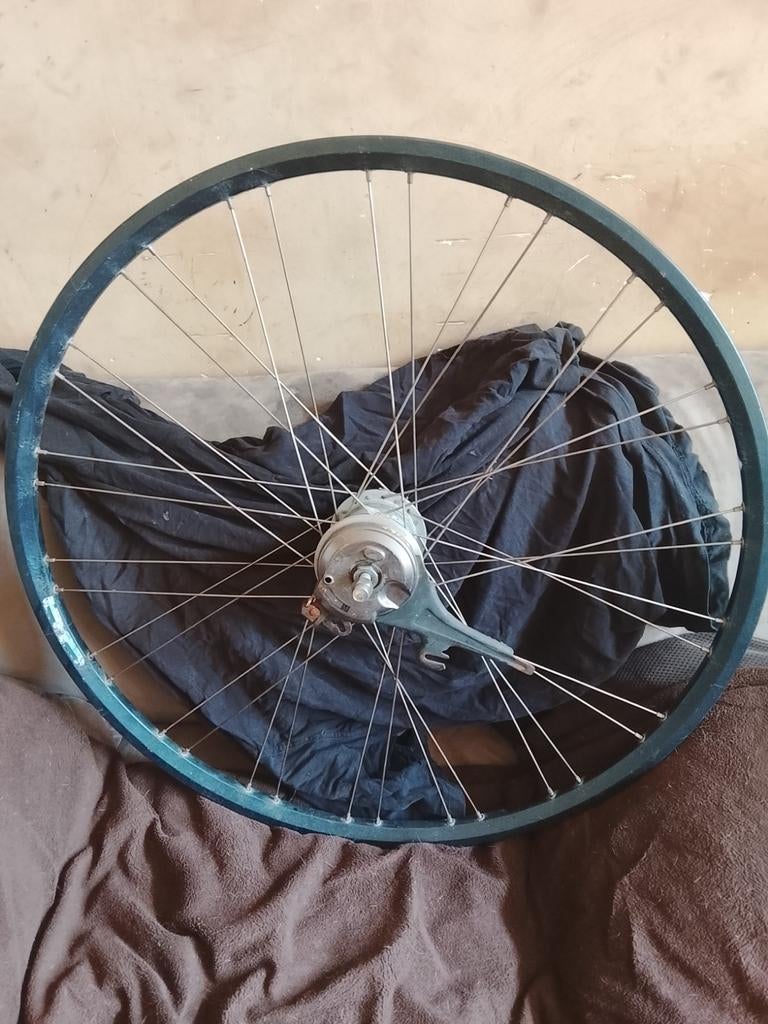 Voorwiel 28inch met naafdynamo en rollerbrake rem shimano, Fietsen en Brommers, Fietsonderdelen, Ophalen, Gebruikt, Wiel, Aluminium