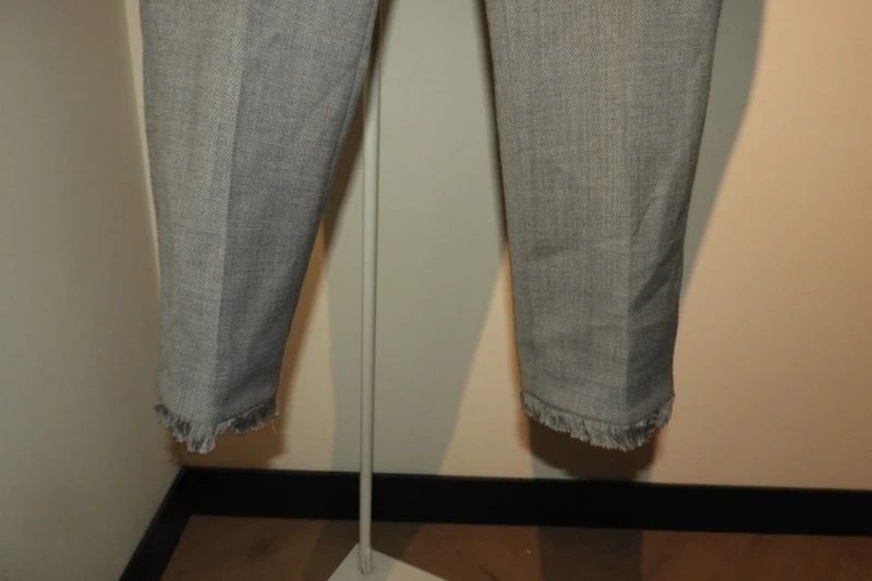 Zadig & Voltaire nette pantalon grijs ruwe franje afwerking, Maat 38/40 (M), Verzenden, Zo goed als nieuw, Grijs