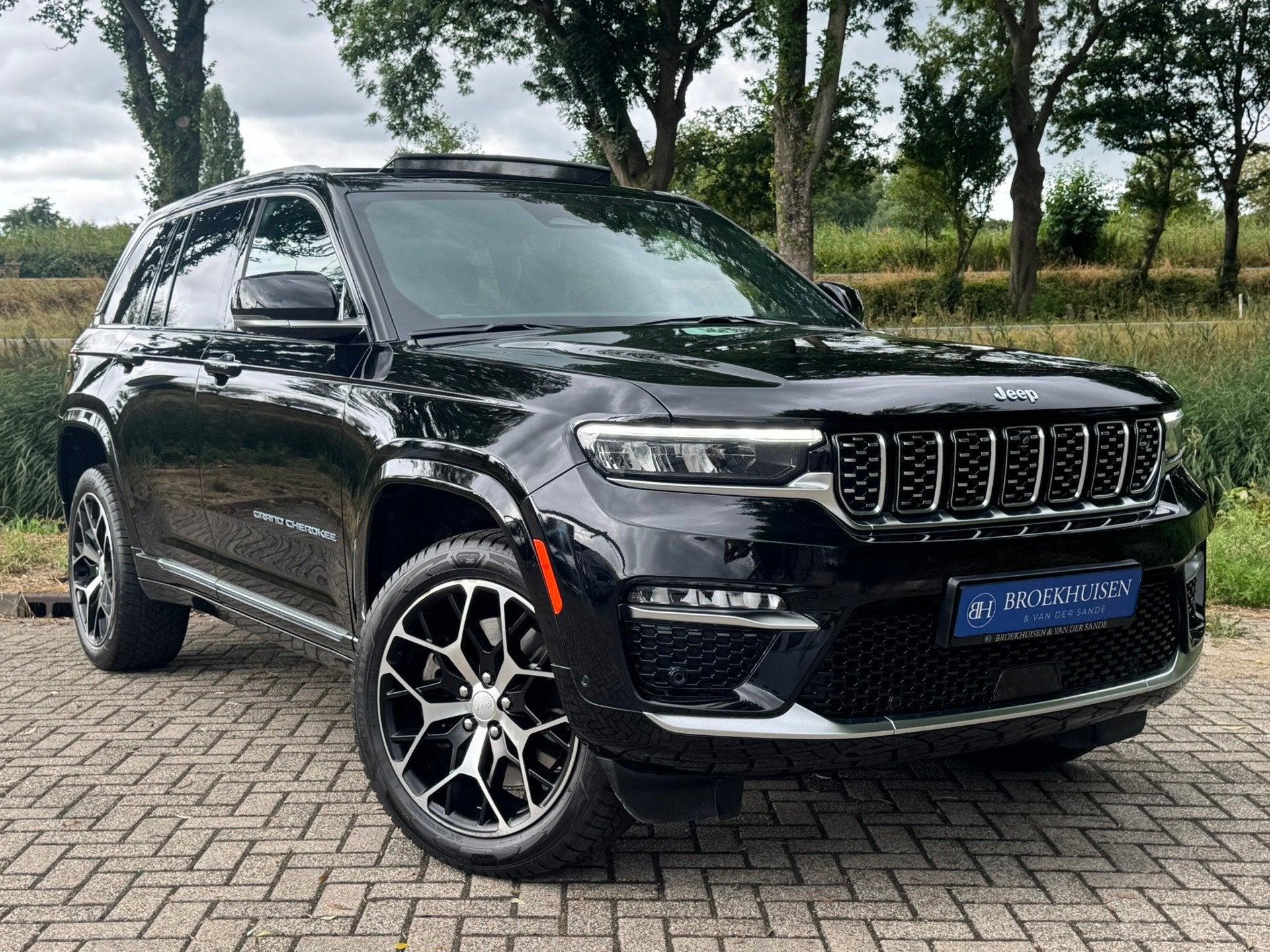 Jeep Grand Cherokee 2.0 Summit Reserve Plug in Hybrid 4xe 38, Automaat, Zwart, 4 cilinders, 38 km/l