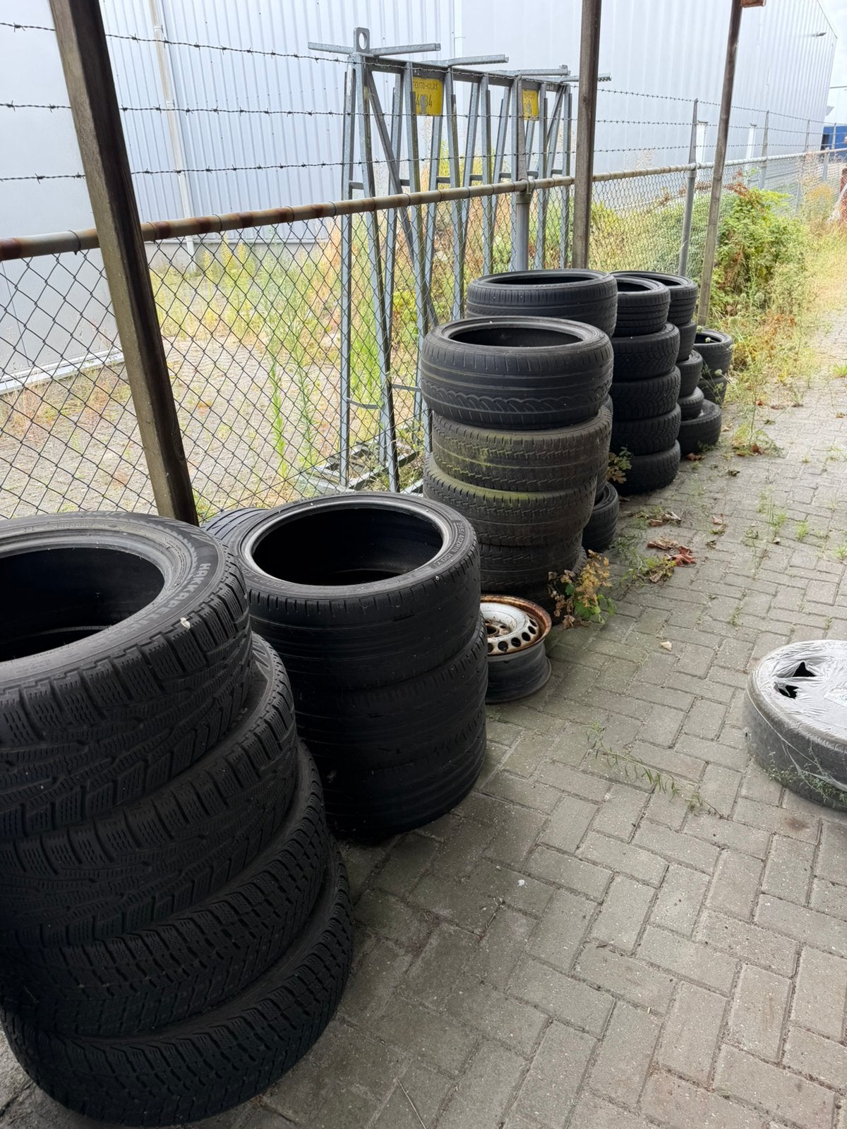 Gratis autobanden +- 40 stuks, Ophalen, Gebruikt