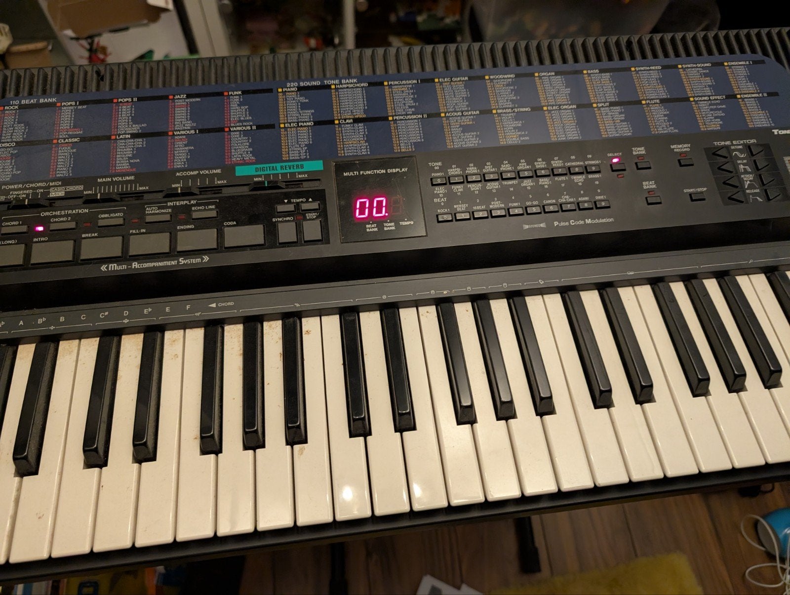 Casio CT-680 Tone Bank Keyboard met standaard en handleiding, Muziek en Instrumenten, Ophalen, Casio, Met standaard, 61 toetsen