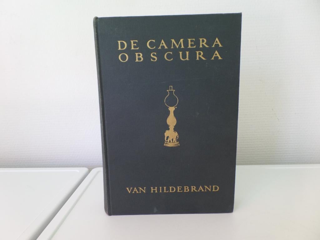 Boek, DE CAMERA OBSCURA, van Hildebrand, 1940-(#8953), Ophalen of Verzenden, Gelezen, Hildebrand