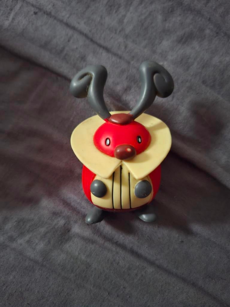 Pokémon Kricketot figuur - 2007 Nintendo verzamelobject, Ophalen of Verzenden, Gebruikt