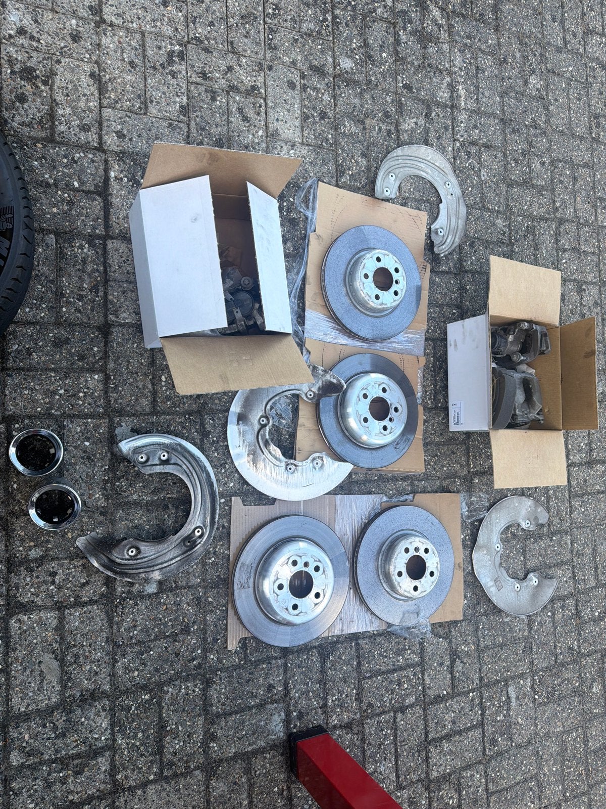Complete set remschijven en remklauwen, Ophalen of Verzenden, Gebruikt, BMW