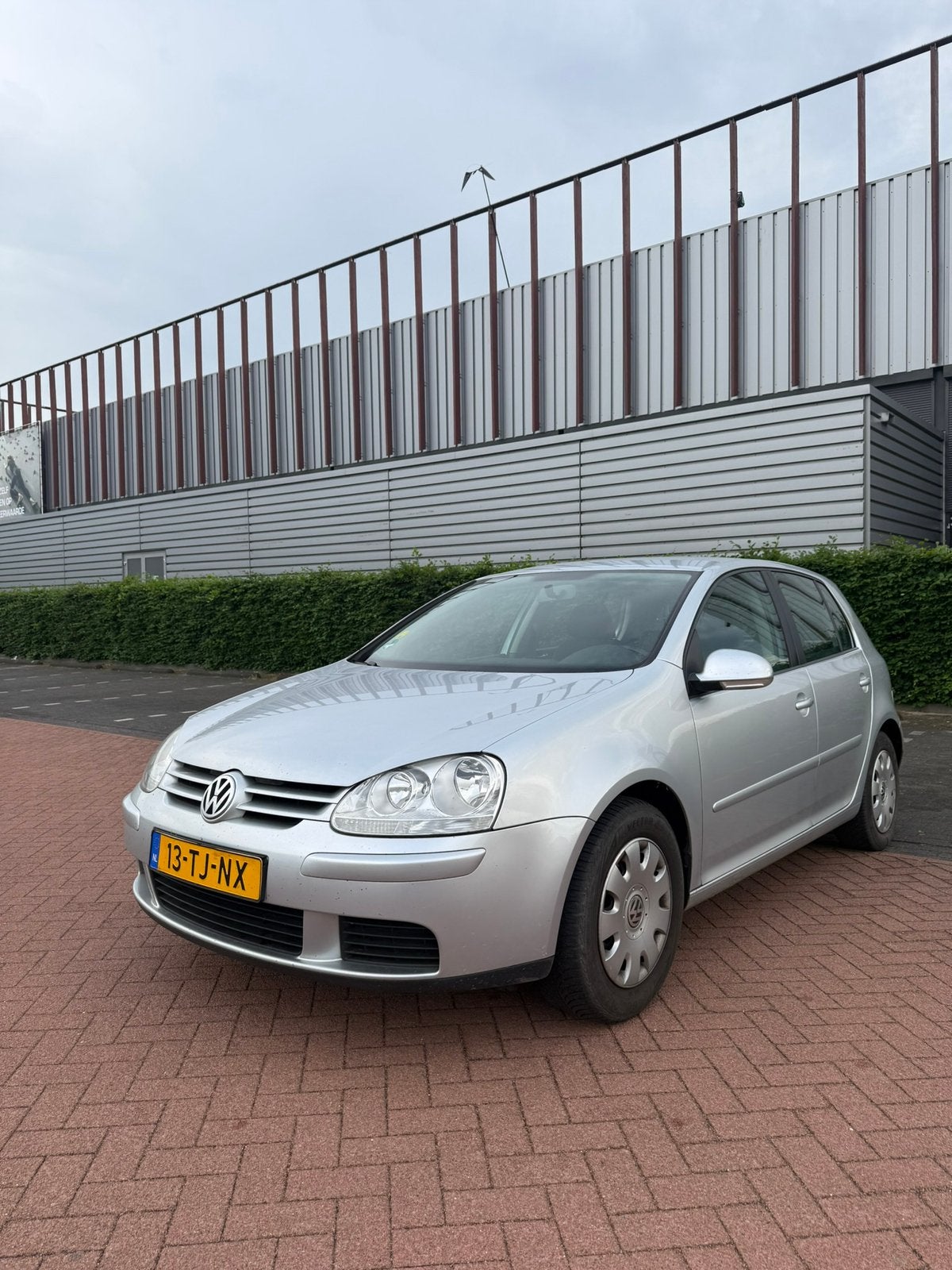 Volkswagen Golf 1.6 16V FSI 85KW 5D 2006 Grijs, Auto's, Voorwielaandrijving, 4 cilinders, 620 kg, 1200 kg