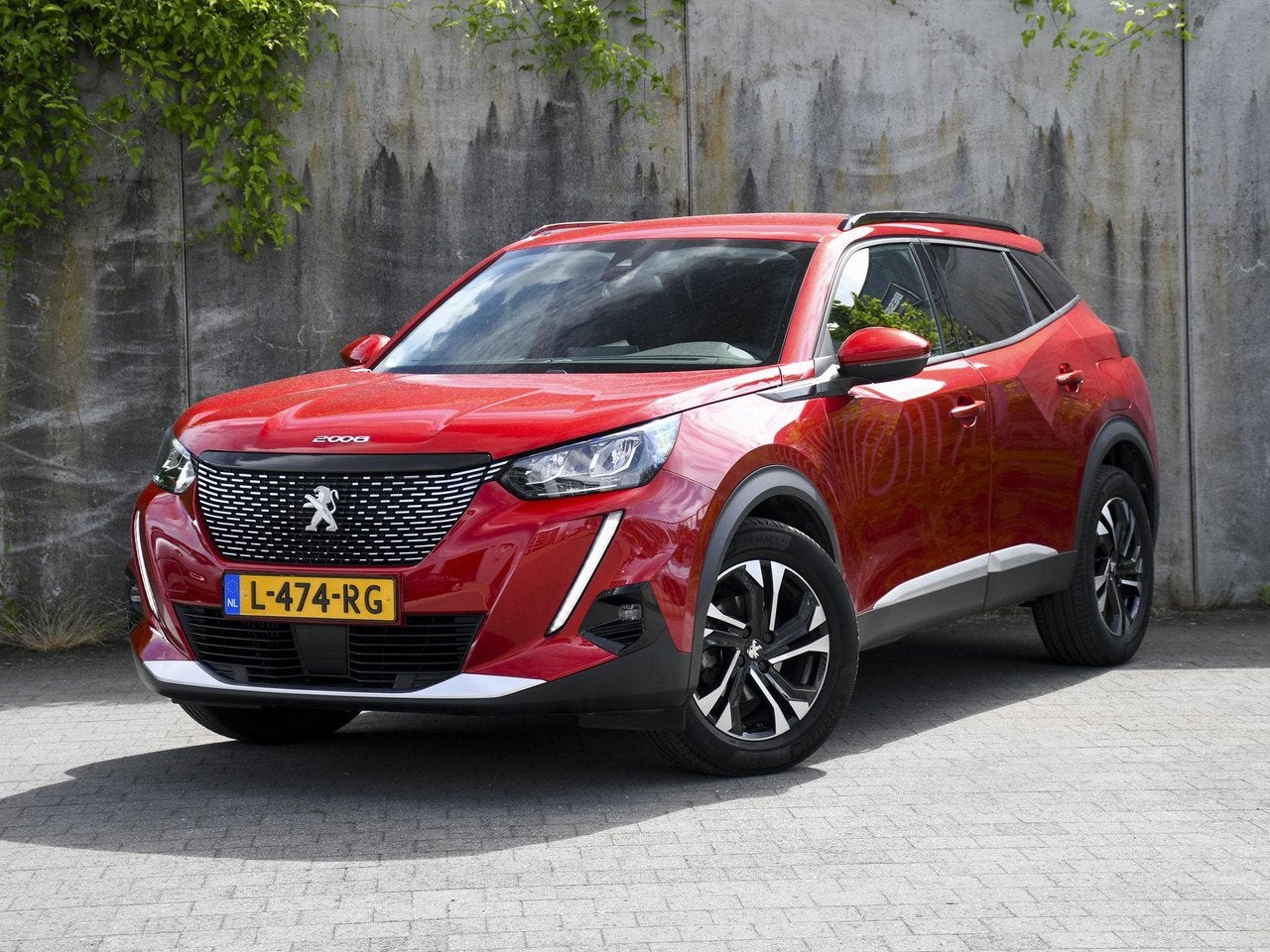 Peugeot 2008 Allure Pack 1.2 PureTech 102pk CRUISE.C | CAMER, Gebruikt, 1199 cc, SUV of Terreinwagen, Parkeersensor
