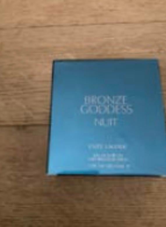 Estee Lauder Bronze Godess Nuit in seal gesloten verpakking, Sieraden, Tassen en Uiterlijk, Uiterlijk | Parfum, Ophalen of Verzenden