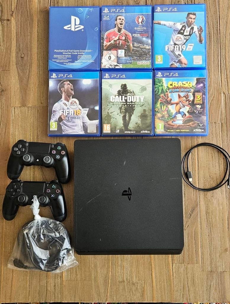 PlayStation 4 Slim 500GB met 2 controllers en 6 games, Met 2 controllers, Ophalen of Verzenden, Zo goed als nieuw, Slim