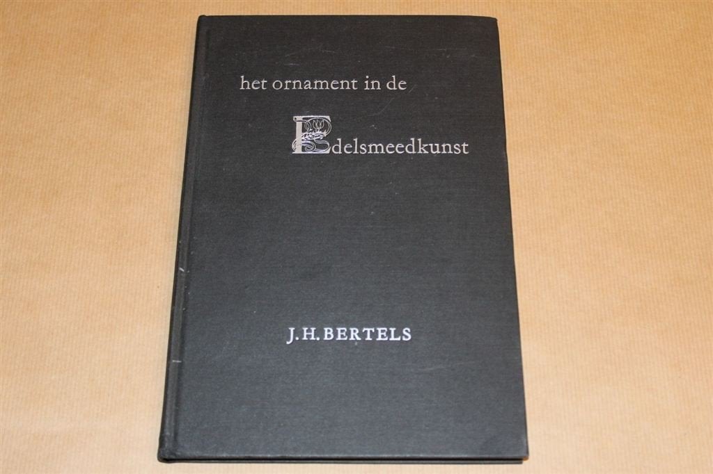 Het ornament in de edelsmeedkunst, Boeken, Ophalen of Verzenden, Zo goed als nieuw, Overige onderwerpen