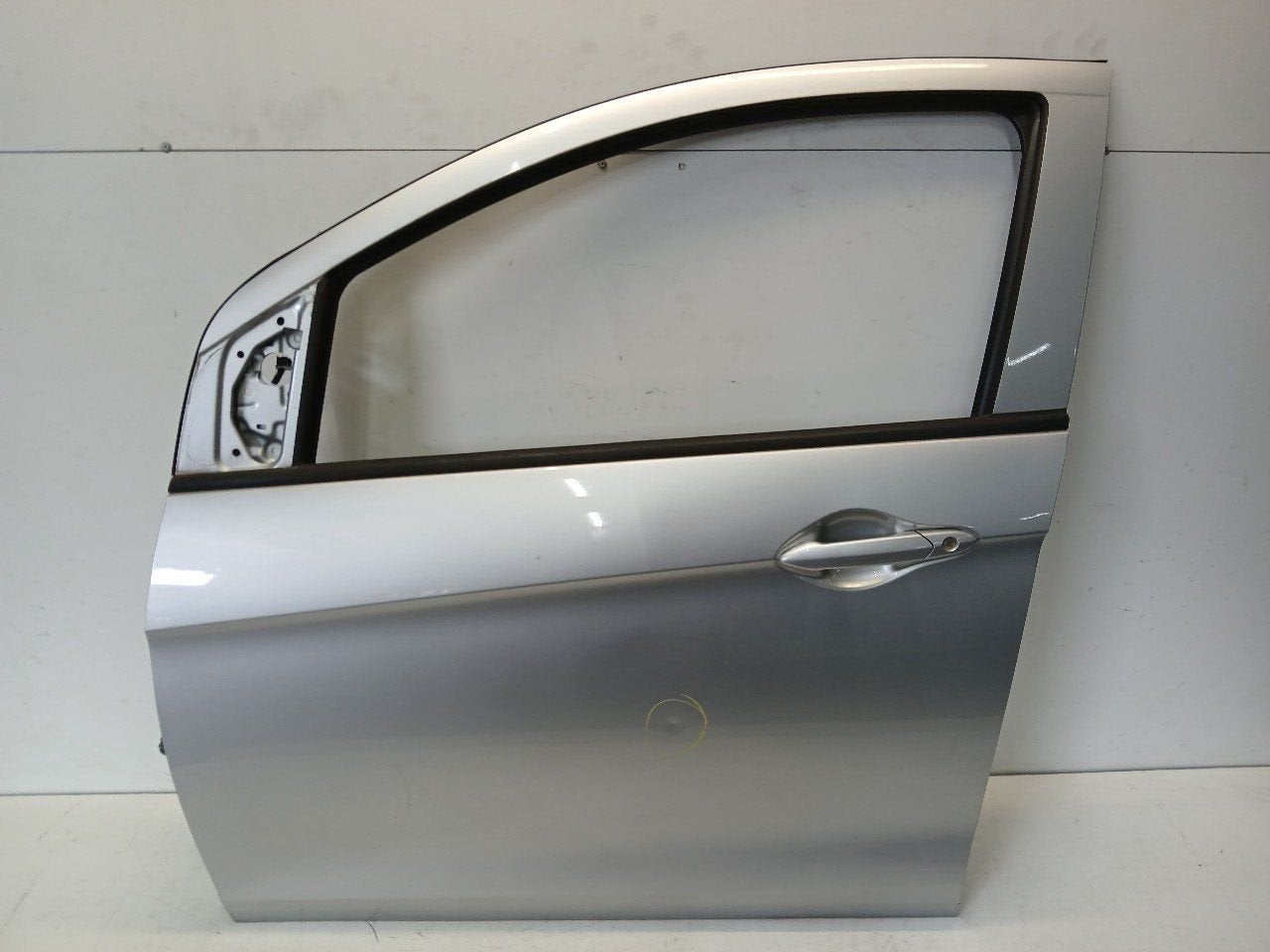 Portier links voor Opel Karl, Auto-onderdelen, Onderdelen@venauto.nl, Van der Ven Autorecycling B.V., Gebruikt, Ettenseweg 76, 4706 PB Roosendaal, The Netherlands