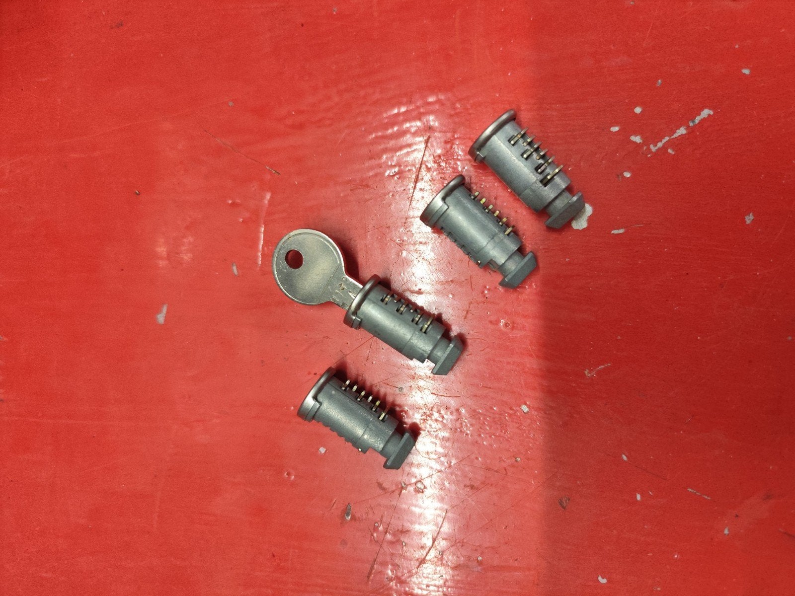 4 Thule Cilindersloten met 1 Sleutel, Ophalen of Verzenden