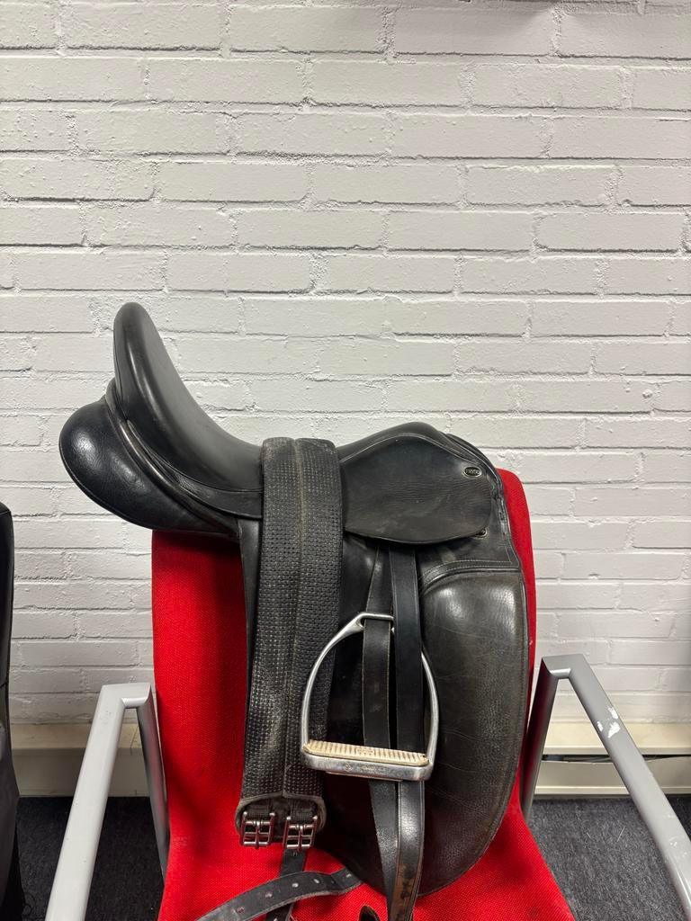 Friso zadel 18, Dieren en Toebehoren, Ophalen, Gebruikt, Dressuur