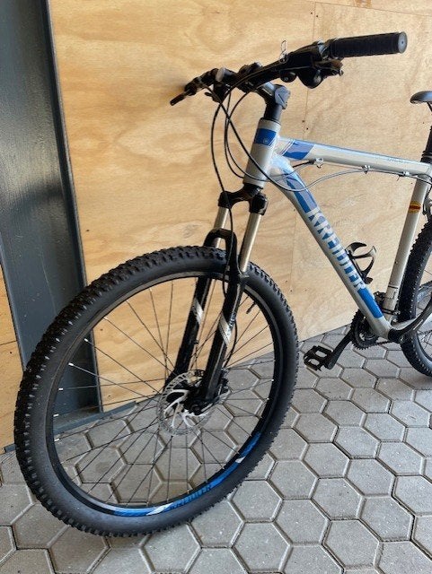 KREIDLER mountainbike 27.5 Inch zilver met blauw NIEUWSTAAT!, 49 tot 53 cm, Zo goed als nieuw, Schijfrem, Ophalen