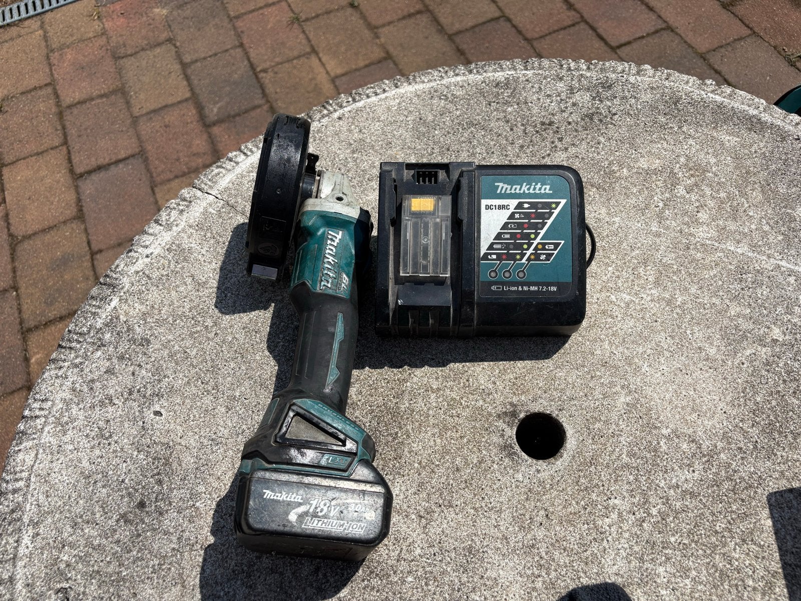 Makita haakse slijper met accu en lader, Ophalen of Verzenden, Gebruikt, Haakse slijper, Makita