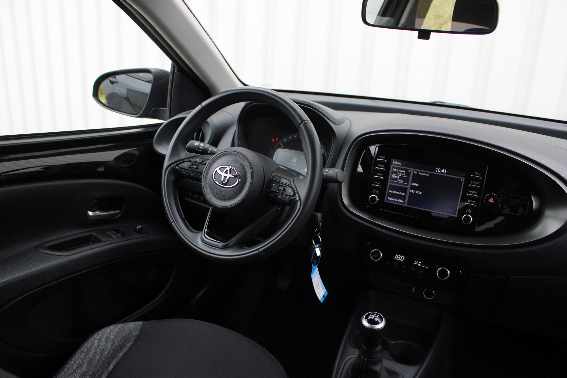 Toyota Aygo X 1.0 VVT-i MT first | Incl. 12 maanden garantie, Auto's, 12 maanden, Stof, Gebruikt, 920 kg