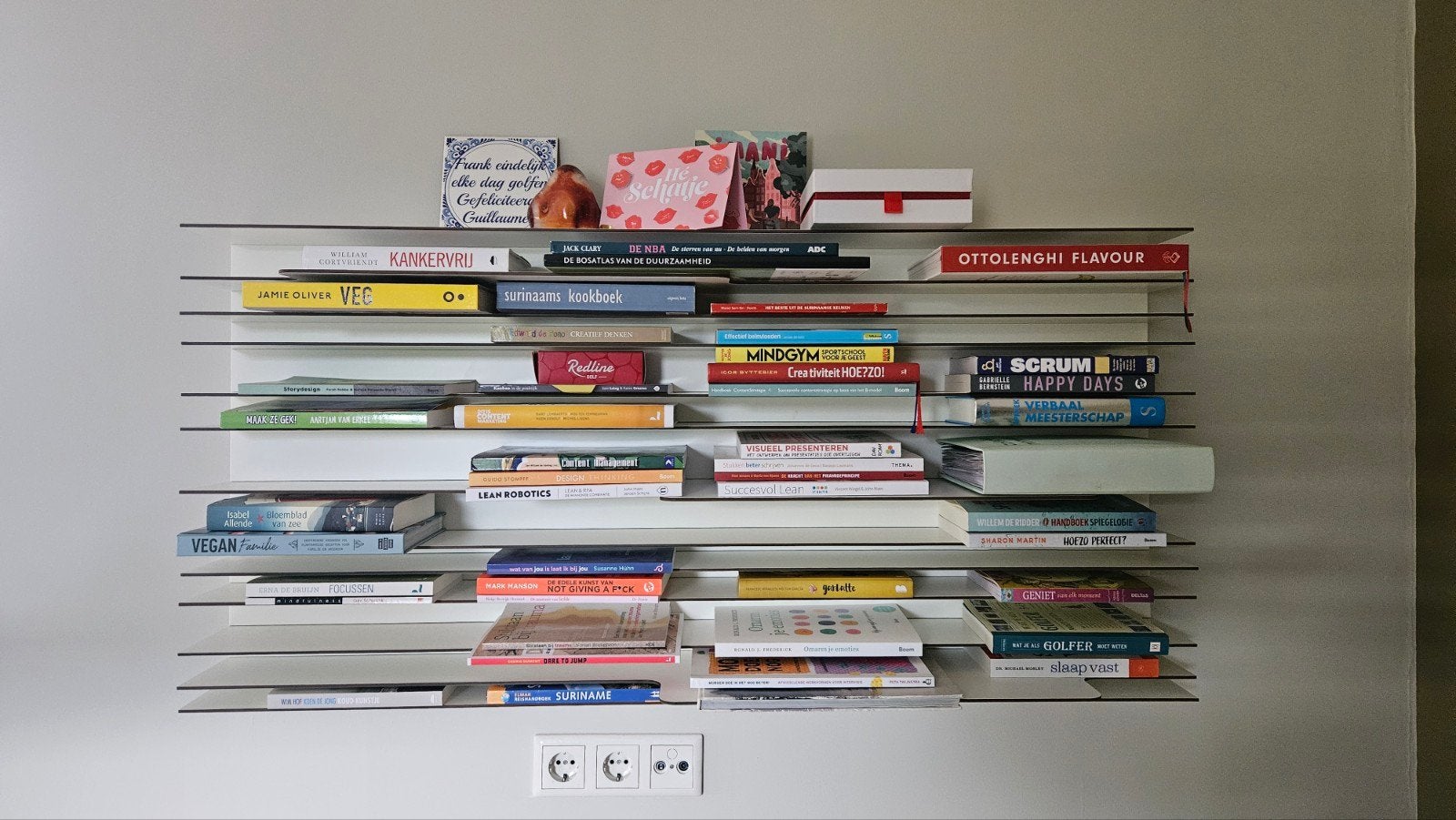 Spectrum paperback, Ophalen, Met plank(en), 100 tot 150 cm, Minder dan 25 cm