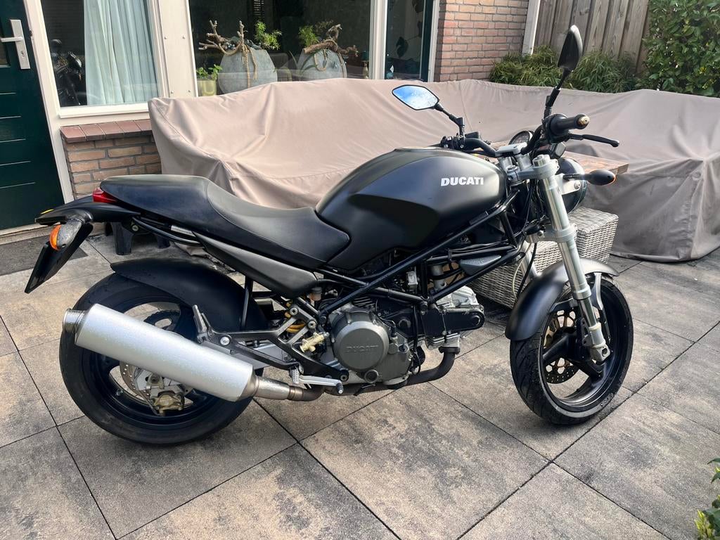 Ducati Monster 600 Dark, 2 cilinders, Sportuitlaat, Particulier, Naked bike