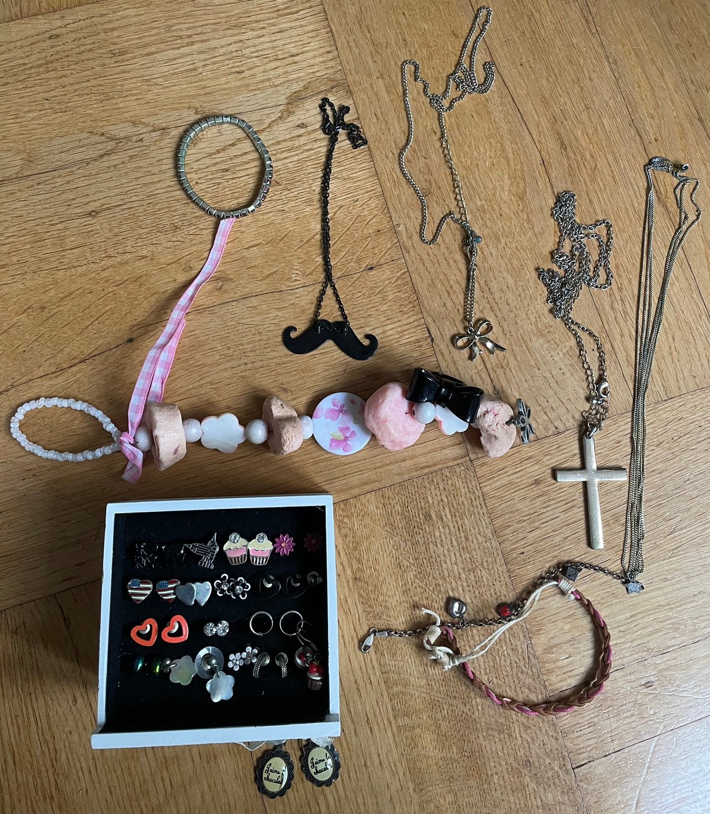 sieradenset: oorbellen, kettingen, armbanden kind, Ophalen of Verzenden, Zo goed als nieuw, Overige materialen, Overige merken