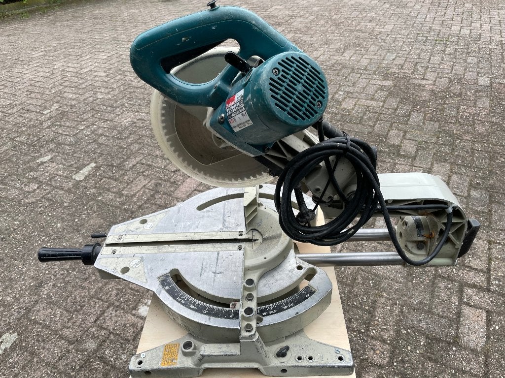 Makita afkortzaag, Doe-het-zelf en Verbouw, Ophalen, Gebruikt, 70 mm of meer, Makita