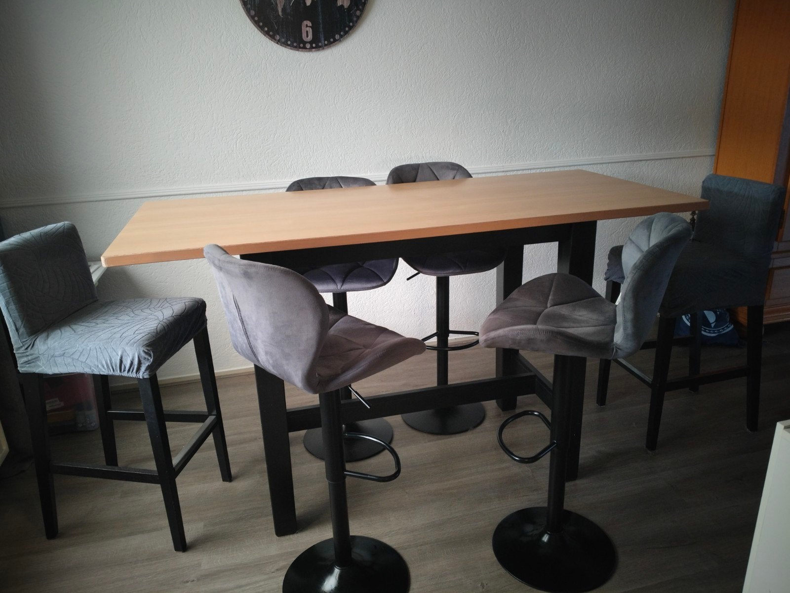 bartafel met 6 krukken, Ophalen, Gebruikt, Inclusief barstoelen