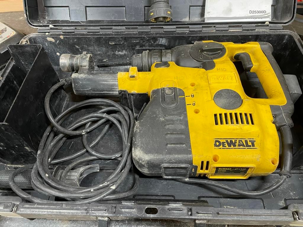 DeWalt D25300D Boorhamer met koffer, Doe-het-zelf en Verbouw, Gereedschap | Boormachines, Ophalen, Boor- en/of Breekhamer, Klopboormechanisme
