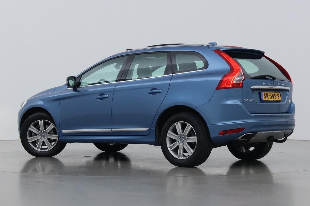 Volvo XC60 2.0 D4 FWD Summum | Panoramadak | Trekhaak | 190, Auto's, Volvo, 1969 cc, Blauw, Leder, Bedrijf