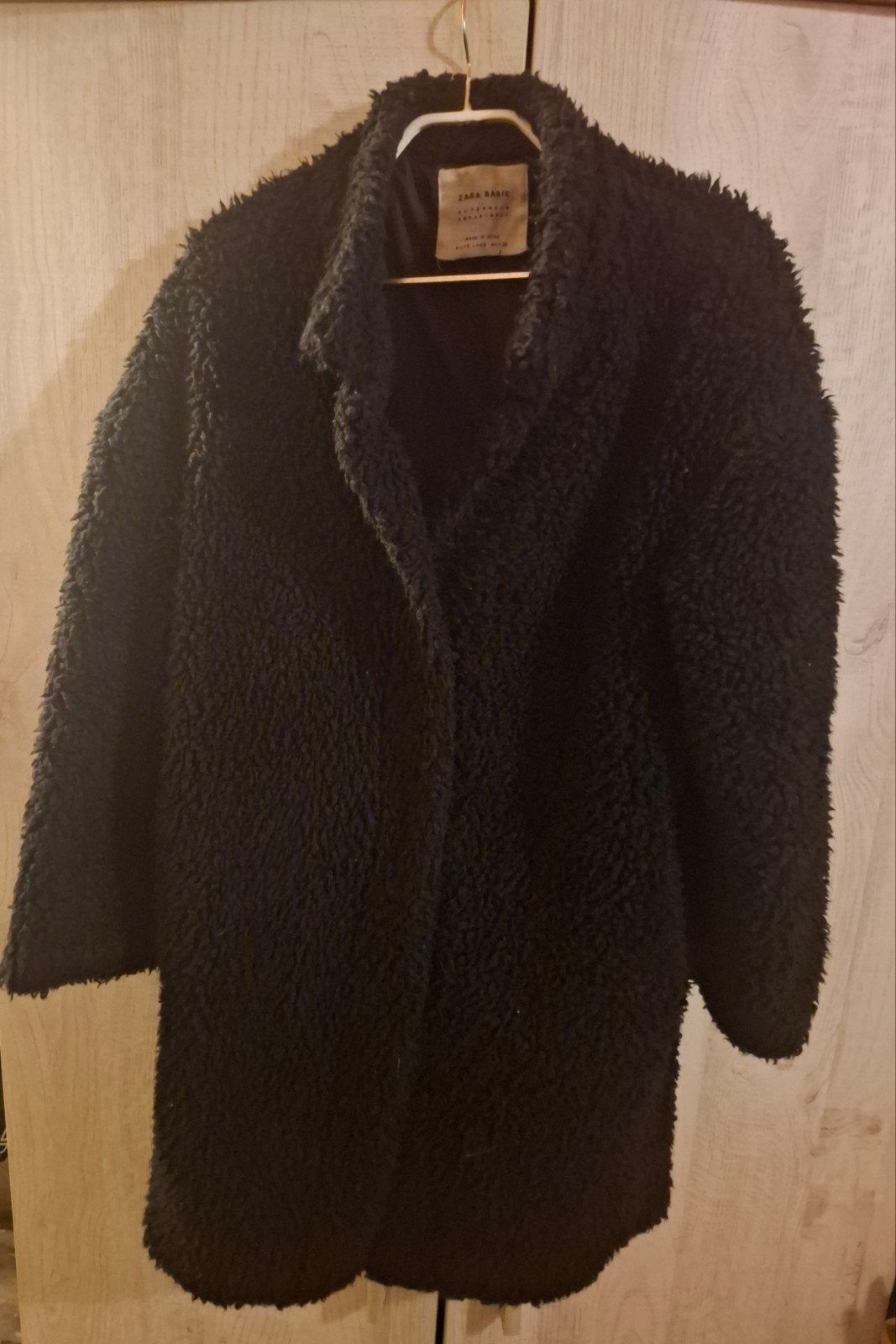 Zwarte halflange teddy jas Zara Basic zgan S, Kleding | Dames, Ophalen of Verzenden, Zo goed als nieuw, Maat 36 (S), Zwart