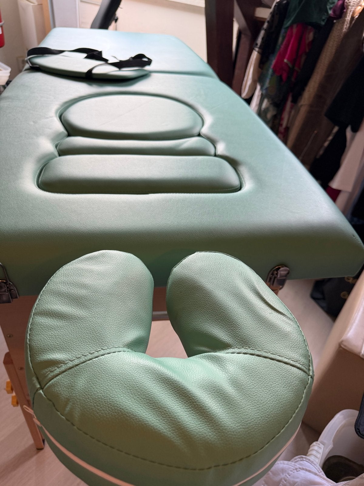 Massage tafel speciaal voor zwangere dames, Sport en Fitness, Massageproducten, Ophalen, Zo goed als nieuw