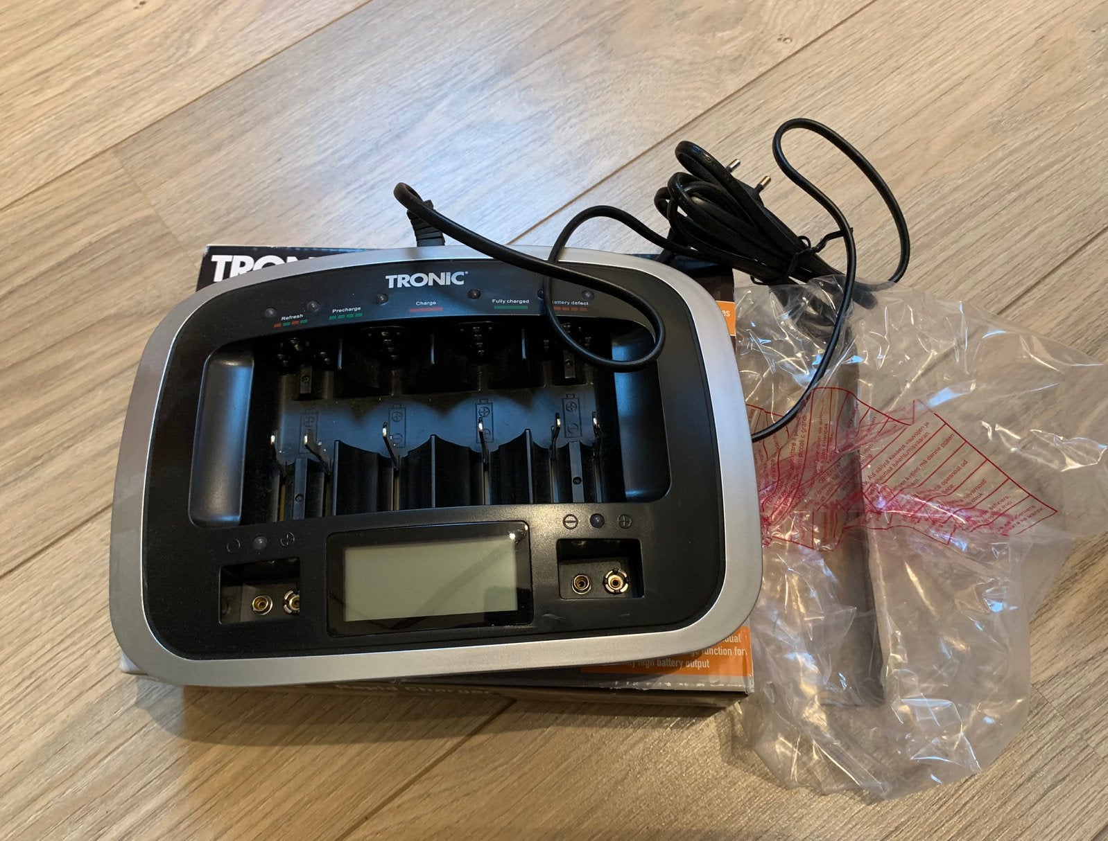 Nieuwe Batterijen oplader, Ophalen, Nieuw