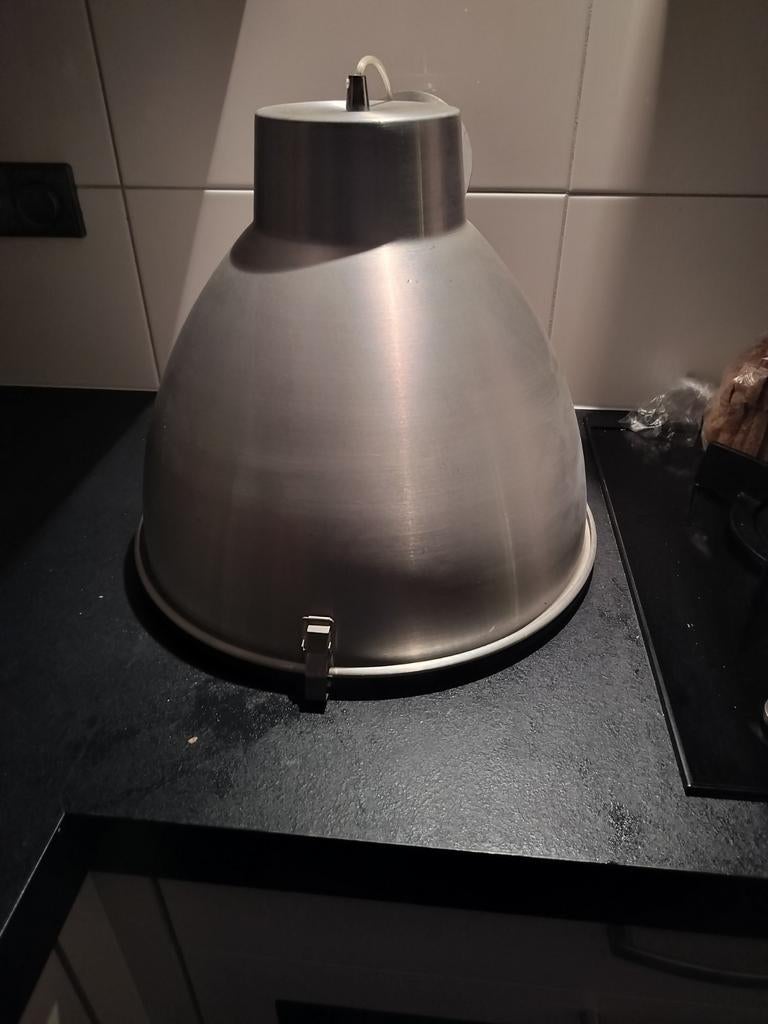 Mooie industriële lamp, Ophalen