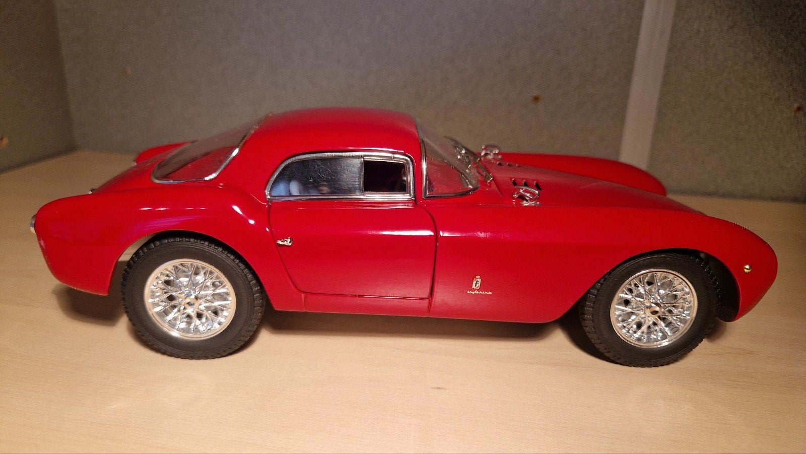 Maserati A6GCS Schaalmodel Rood - Gedetailleerd, Ophalen of Verzenden, Zo goed als nieuw