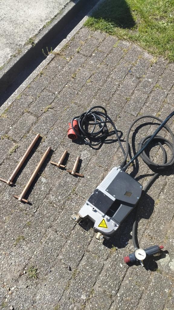 Tecna 7911 puntlasapparaat, Ophalen