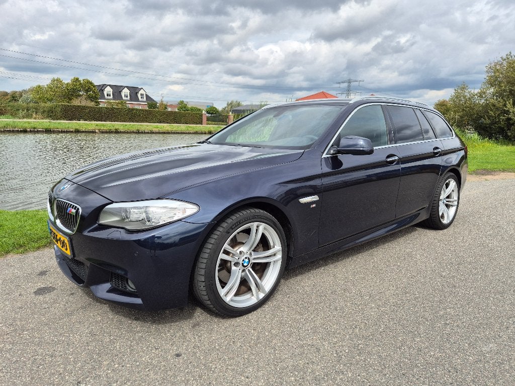 BMW 520i Touring HIGH EXECUTIVE - M Sport - Nieuwe APK, Automaat, Euro 5, Zwart, 4 cilinders