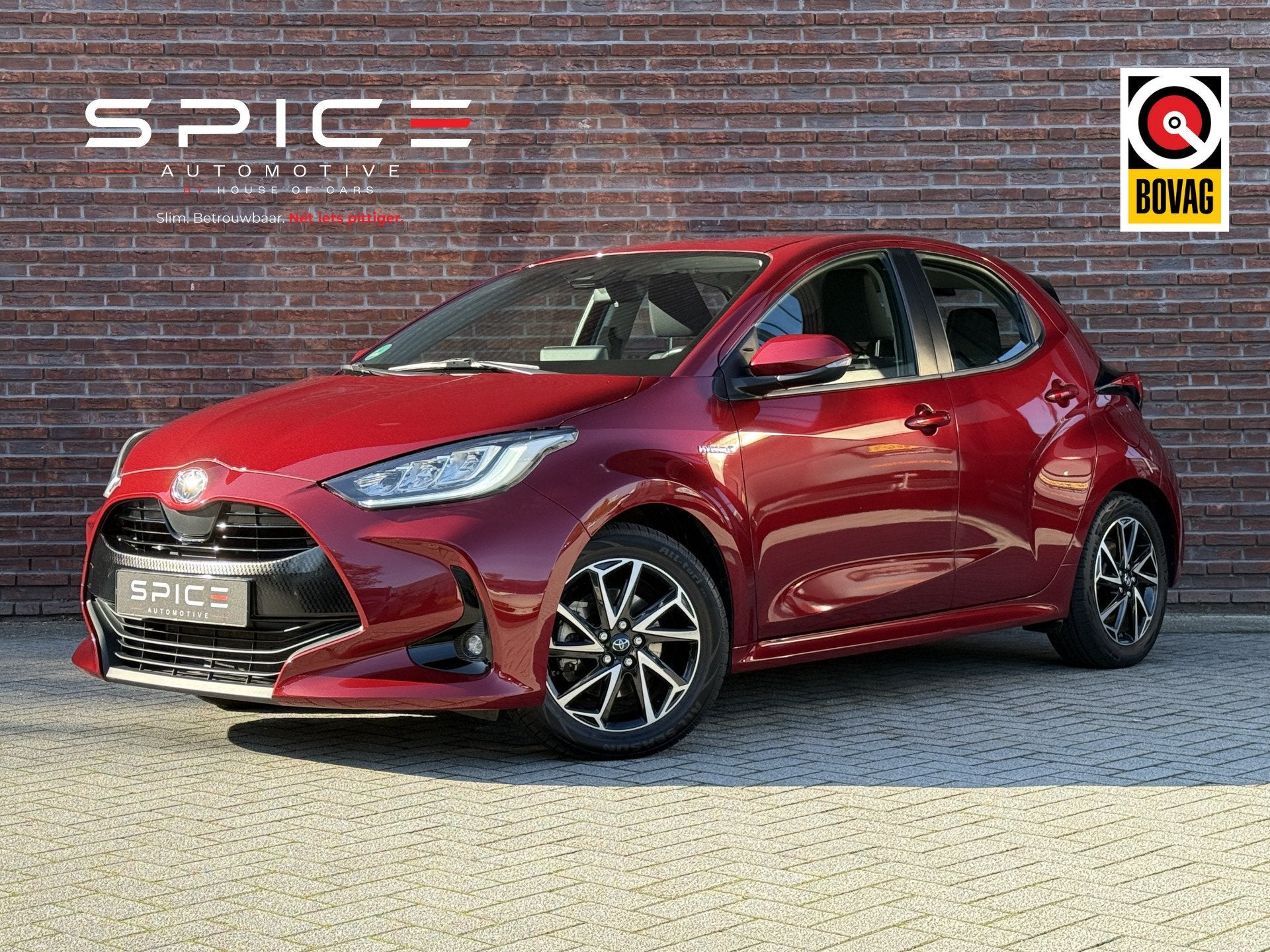 Toyota Yaris 1.5 Hybrid Dynamic Eerste eigenaar NL Auto NAP, 12 maanden, Gebruikt, Bedrijf, Hybride Elektrisch/Benzine