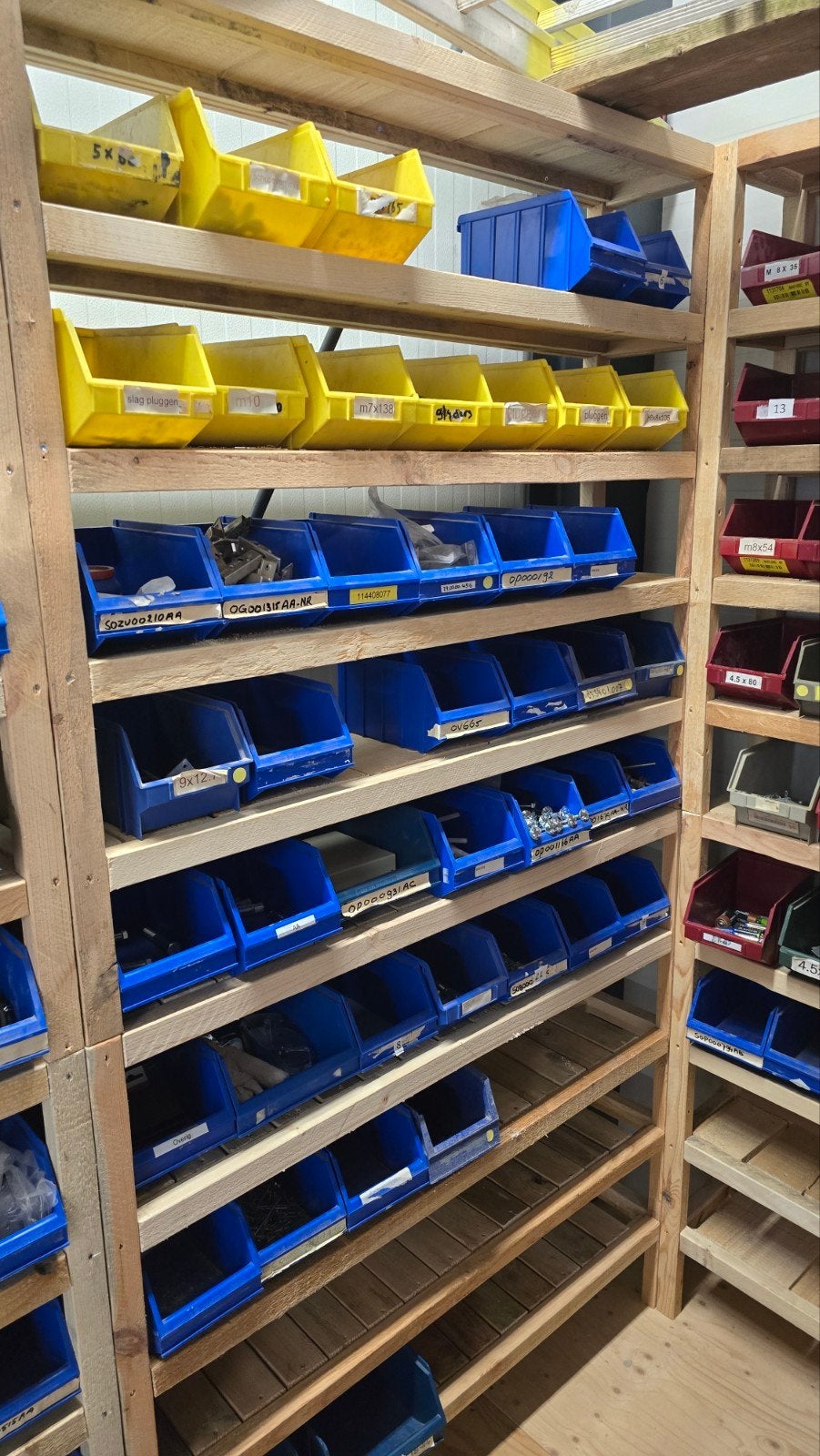 Magazijn bakken, inclusief stelling en inhoud, Ophalen, ., ., .