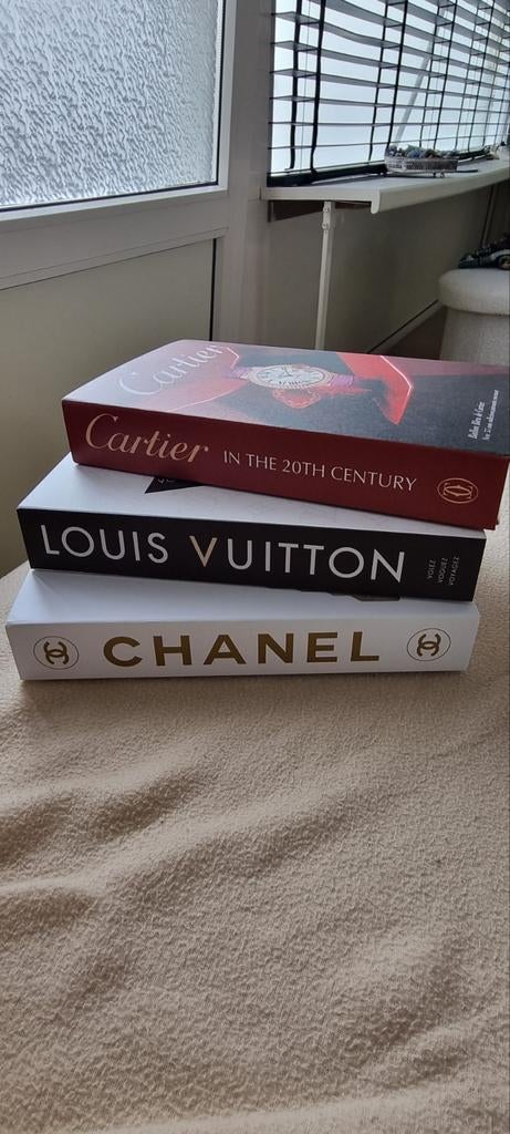 Decoratieboeken: Chanel, Louis Vuitton, Cartier, Ophalen of Verzenden, Zo goed als nieuw, Diverse auteurs, Europa overig