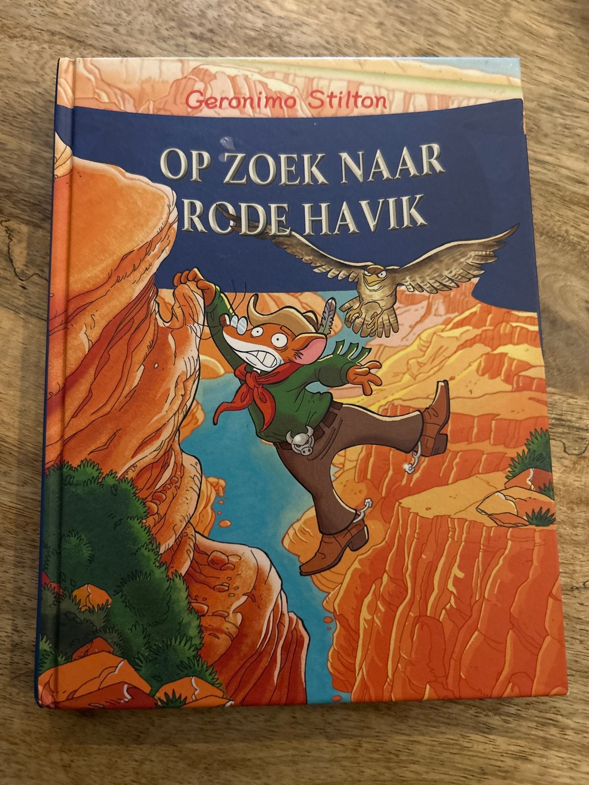 Geronimo Stilton: Op Zoek Naar Rode Havik, Ophalen of Verzenden, Gelezen, Fictie