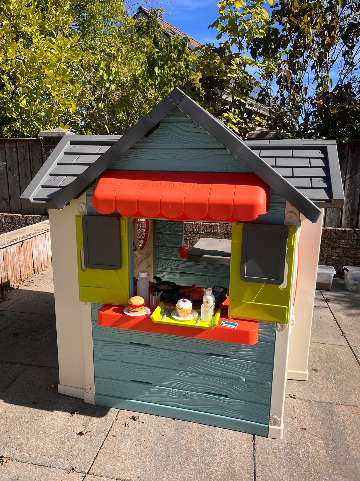 Smoby Chefhouse Speelhuisje met Picknicktafel en Deurbel, Ophalen, Zo goed als nieuw, Kunststof