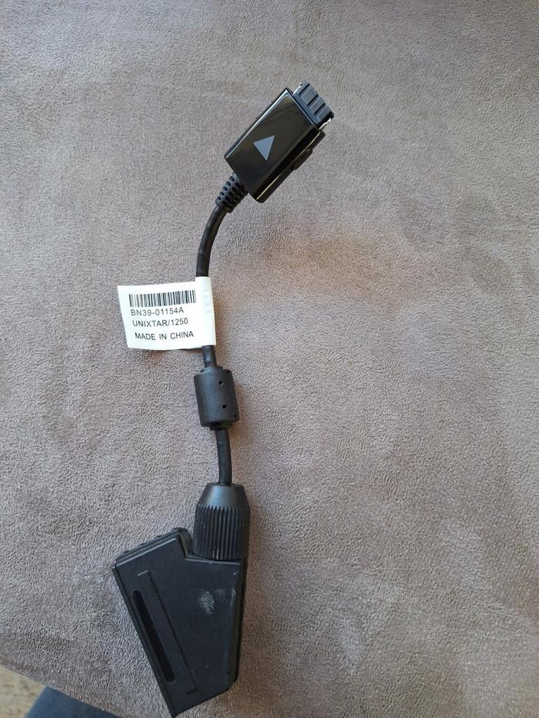 Scart naar Xbox 360 kabel, Ophalen of Verzenden, Gebruikt, Minder dan 2 meter, Scartkabel