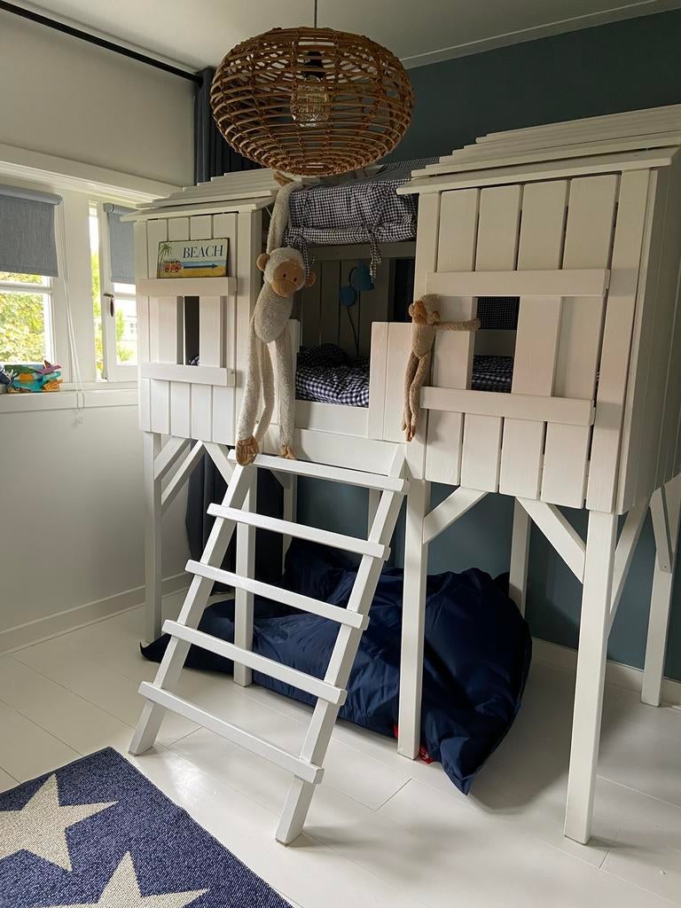 Hoogslaper Boomhutbed + bijbehorende kast (kinderkamer), Kinderen en Baby's, Kinderkamer | Stapelbedden en Hoogslapers, Ophalen