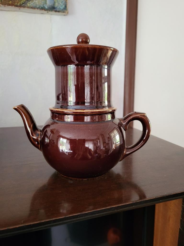 Vintage Bruine Keramische Koffiepot met Filter, Antiek en Kunst, Antiek | Keramiek en Aardewerk, Ophalen