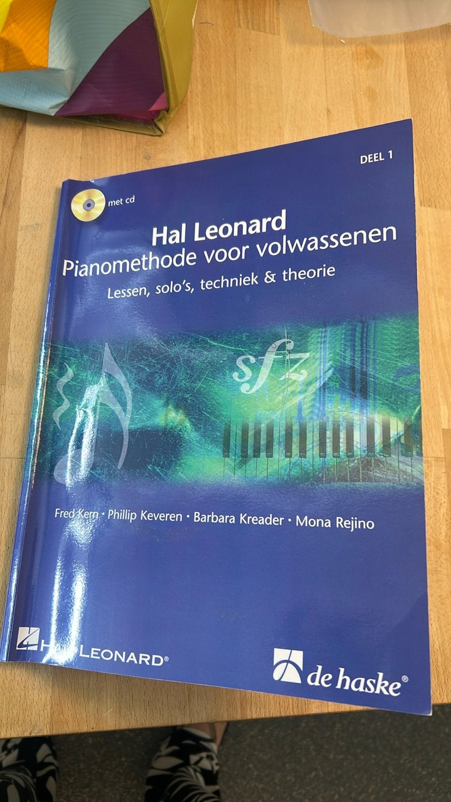 Hal Leonard Pianomethode voor volwassenen Deel 1 met CD, Overige genres, Les of Cursus, Ophalen of Verzenden, Zo goed als nieuw