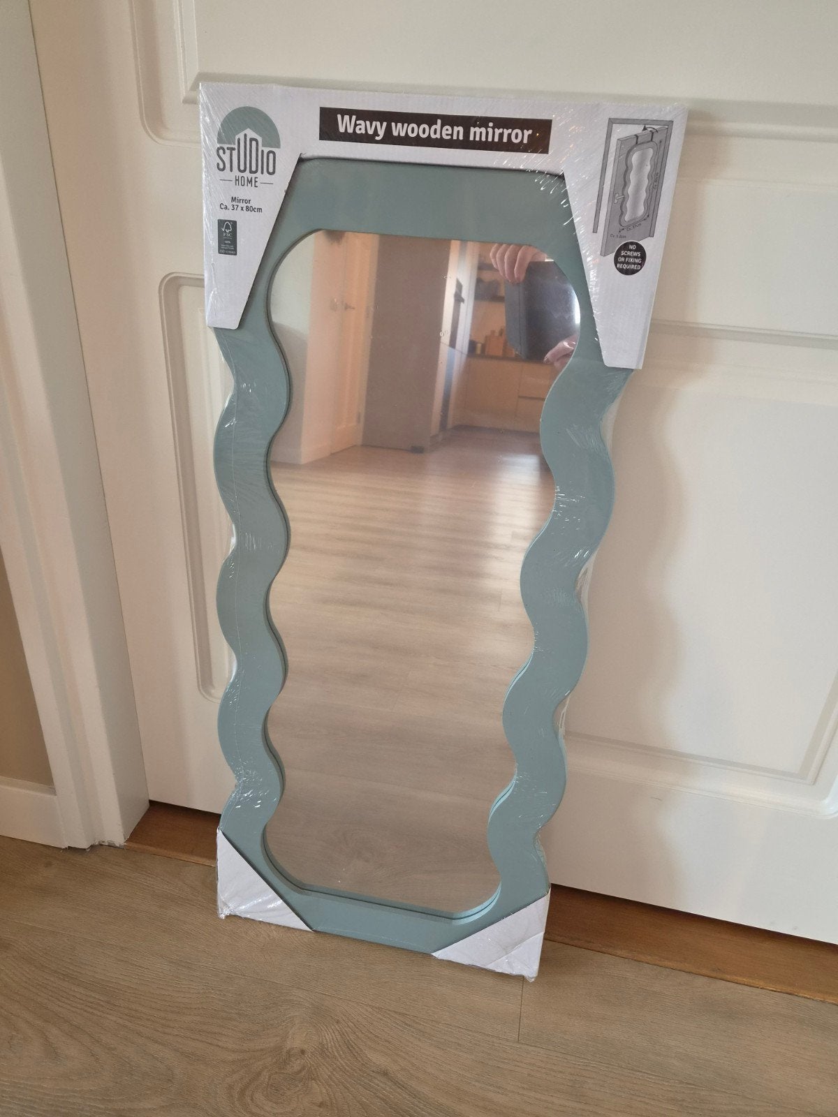 Wave spiegel met houten lijst - Olijfgroen (37x80 cm), Huis en Inrichting, Ophalen, Minder dan 50 cm, Nieuw, Minder dan 100 cm