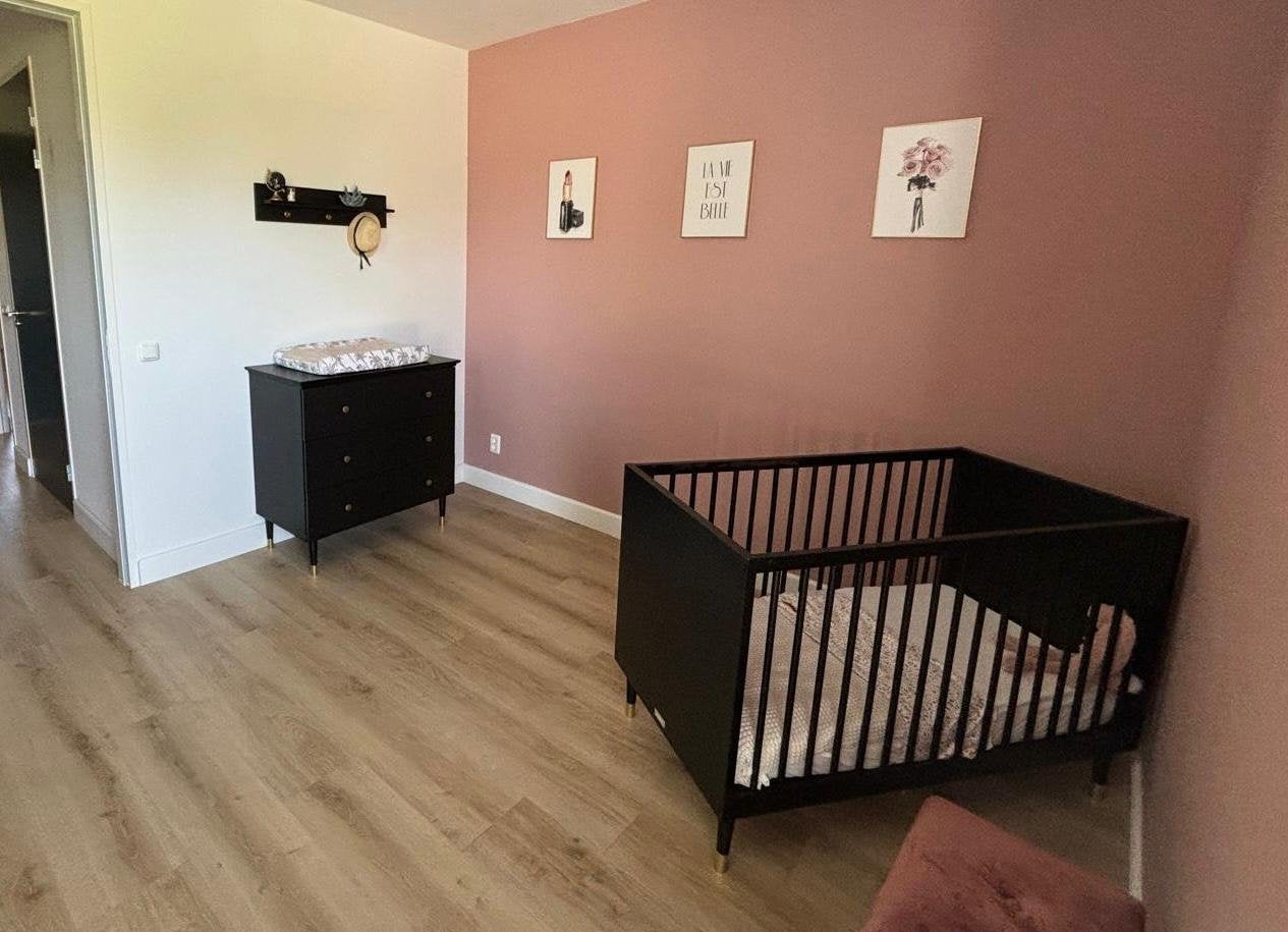 Bopita Mat Zwarte Babykamer 4-delig met Gouden Accenten, Kinderen en Baby's, Kinderkamer | Complete kinderkamers, Ophalen, Gebruikt