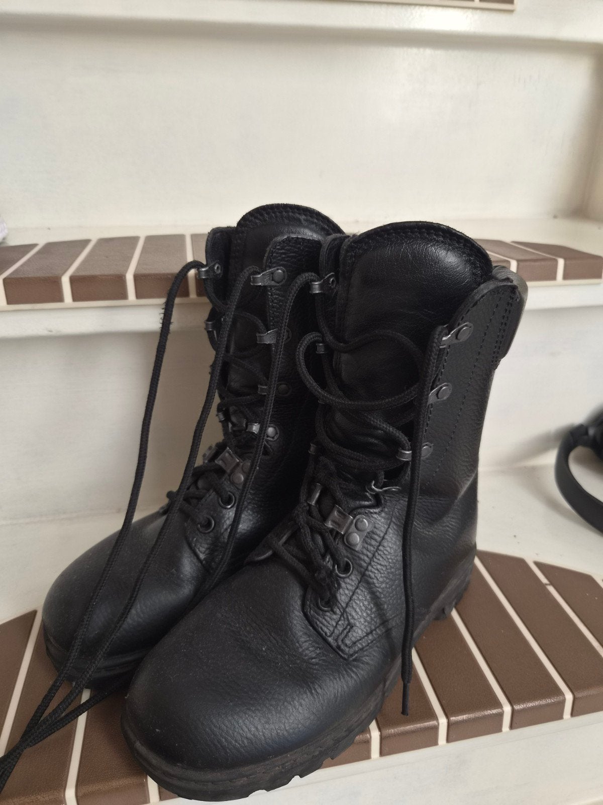 Legerkisten maat 235 M - Bijna niet gedragen, Ophalen of Verzenden, Landmacht, Kleding of Schoenen