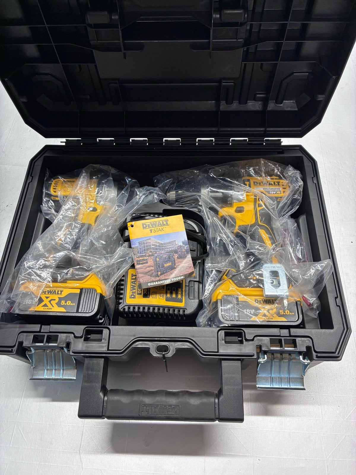 Nieuwe DeWalt DCK266PT2 set in koffer met 2x 5Ah accu's, Doe-het-zelf en Verbouw, Gereedschap | Boormachines, Ophalen of Verzenden