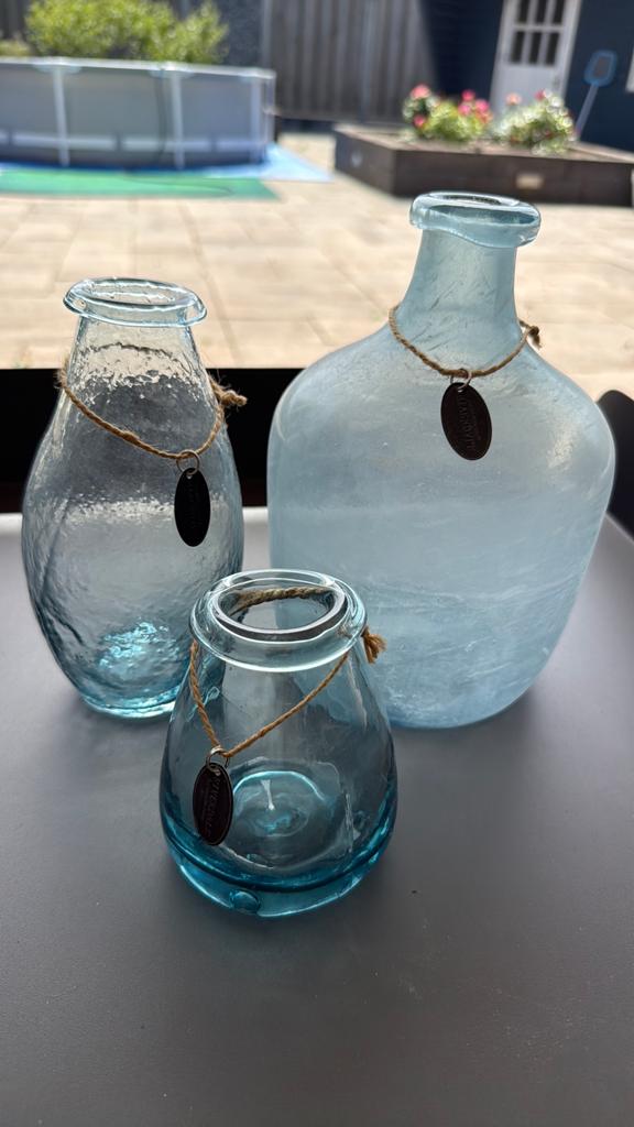 Blauwe riverdale vazenset, Huis en Inrichting, Woonaccessoires | Vazen, Ophalen of Verzenden, Zo goed als nieuw, Blauw, Glas