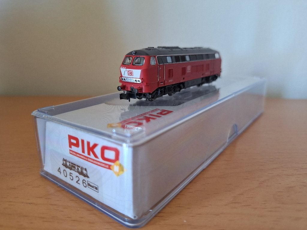 Dieselloc BR 216 DB AG, Piko 40526, Nieuw, Analoog, Gelijkstroom, Locomotief
