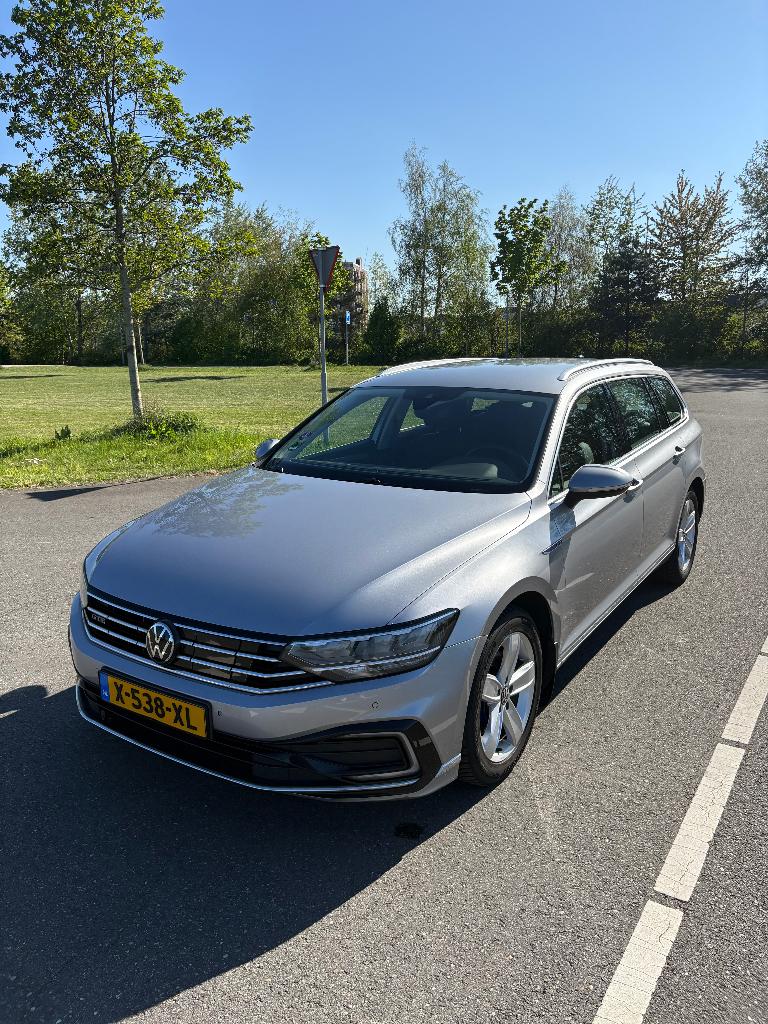 Volkswagen Passat 1.4 TSI GTE PHEV Business 218pk 2020 Grijs, Auto's, Volkswagen, Passat, Adaptive Cruise Control, Airbags, Airconditioning